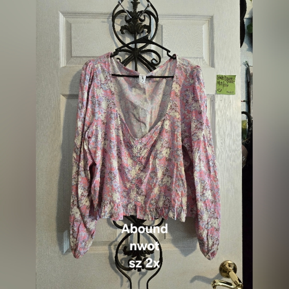 Abound Pink and White Floral Blouse